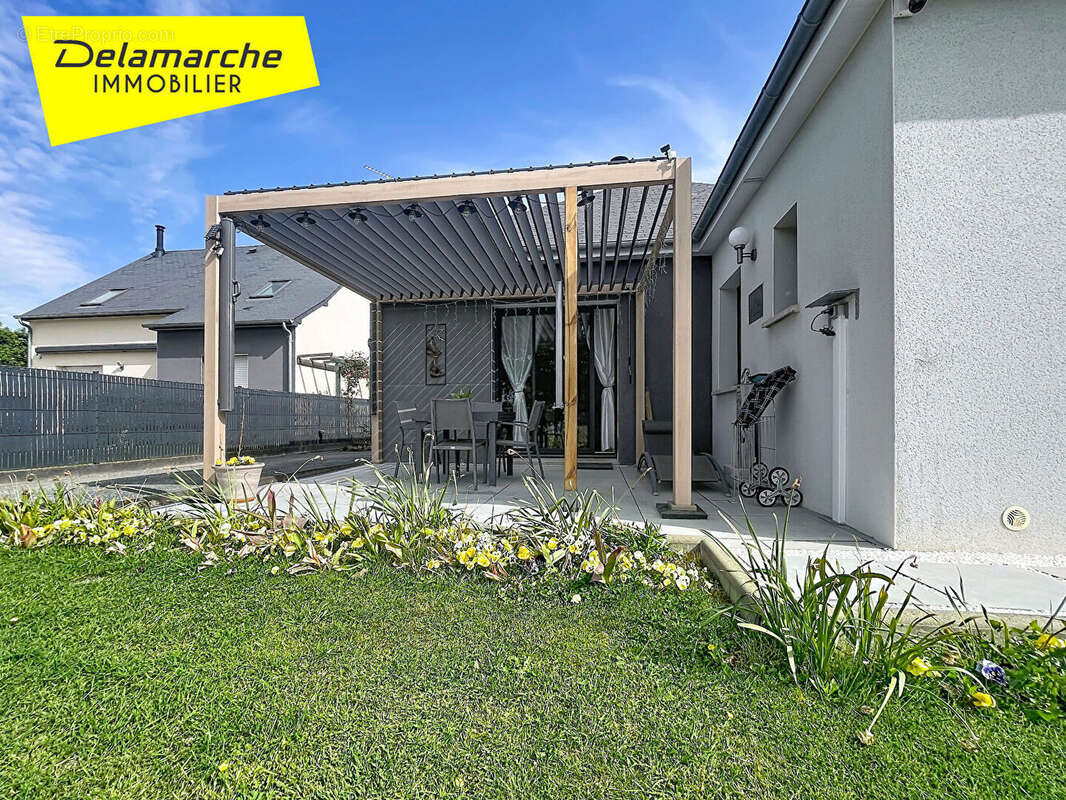 Maison RARE A LA VENTE de Plain pied à Ducey-les Chéris quatre chambres et proche commerces  et A 84 - photo 4