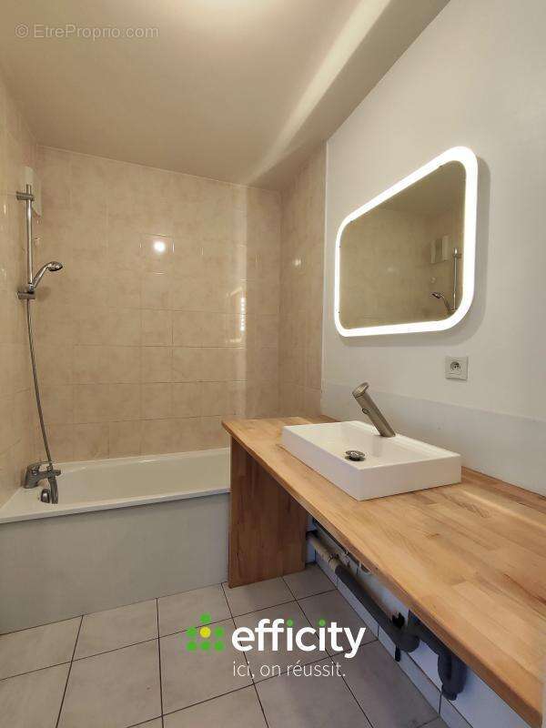 Appartement à SAINT-JACQUES-DE-LA-LANDE