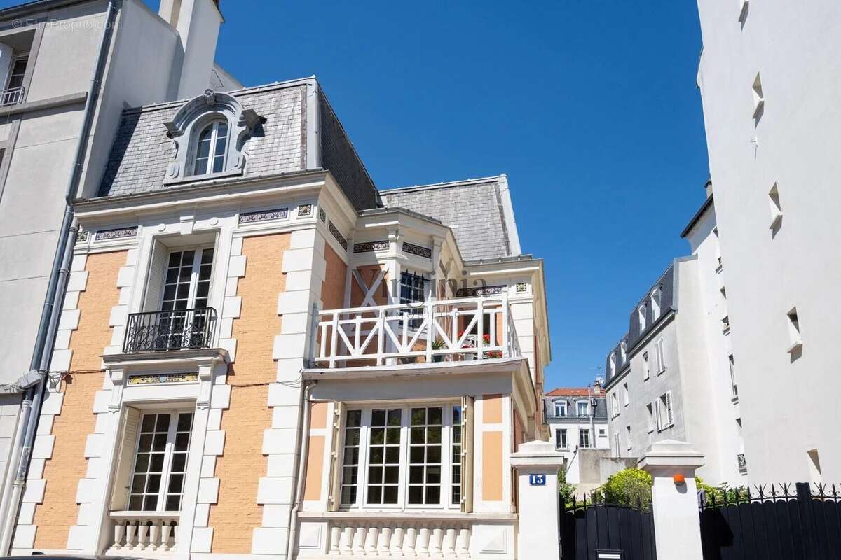 Maison à CHARENTON-LE-PONT