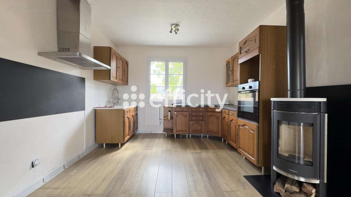 Maison à SAINT-BARTHELEMY-LE-PLAIN