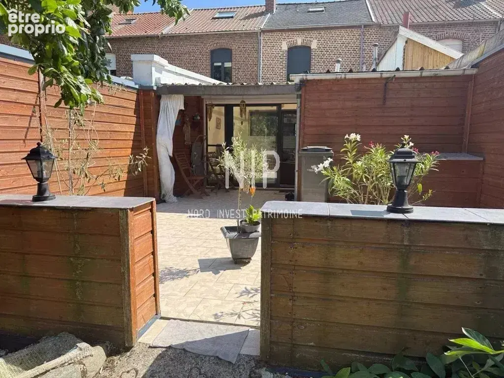 Saint-amand-les-eaux – charmante maison rénovée avec jardin et dépendance - photo 7