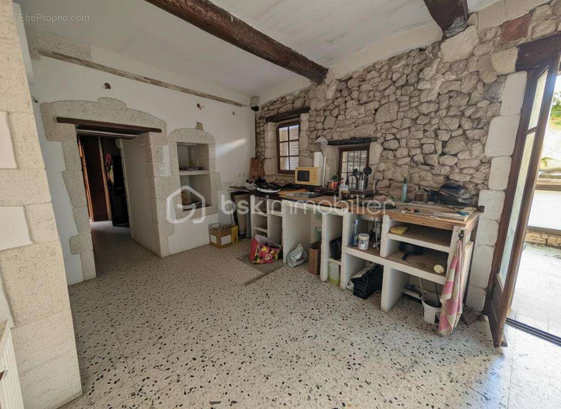 Maison à MONTAGNAC