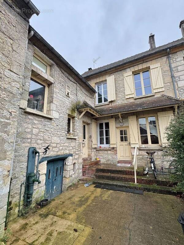 Maison à LIANCOURT-SAINT-PIERRE