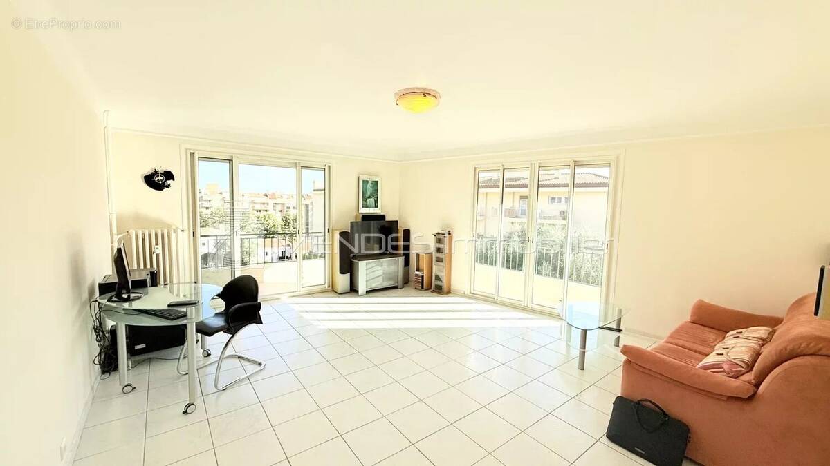 Appartement à ROQUEBRUNE-CAP-MARTIN