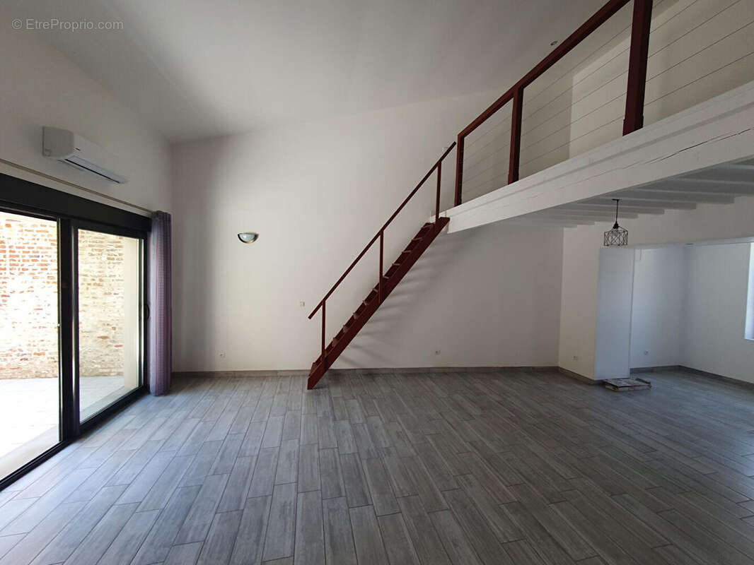 Maison à LA FERE