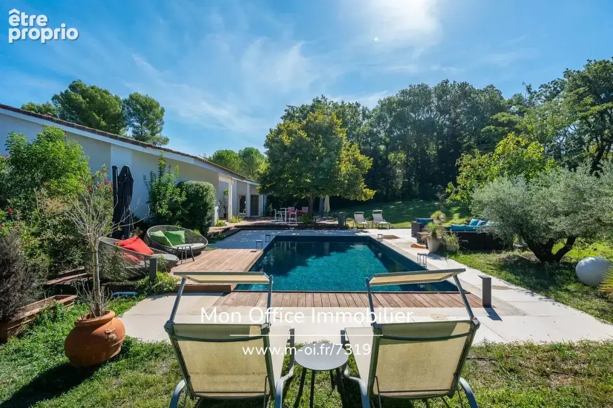 Référence : 7319-NGU - Maison 10 pièces - 5 chambres - deux studios - piscine - 380m2 habitables et 223m2 de sous-sol / garages - photo 5