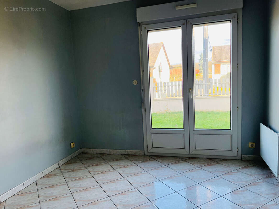 Maison à CHEMILLY-SUR-YONNE