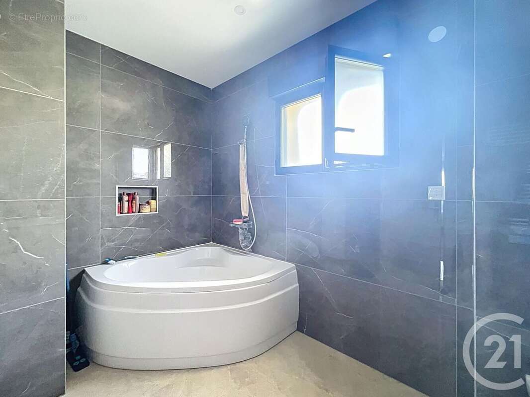 Maison 168 m² à Cormontreuil  - photo 10