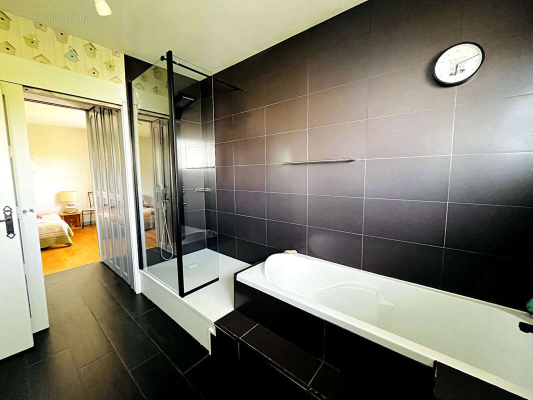 Maison à BONNINGUES-LES-ARDRES