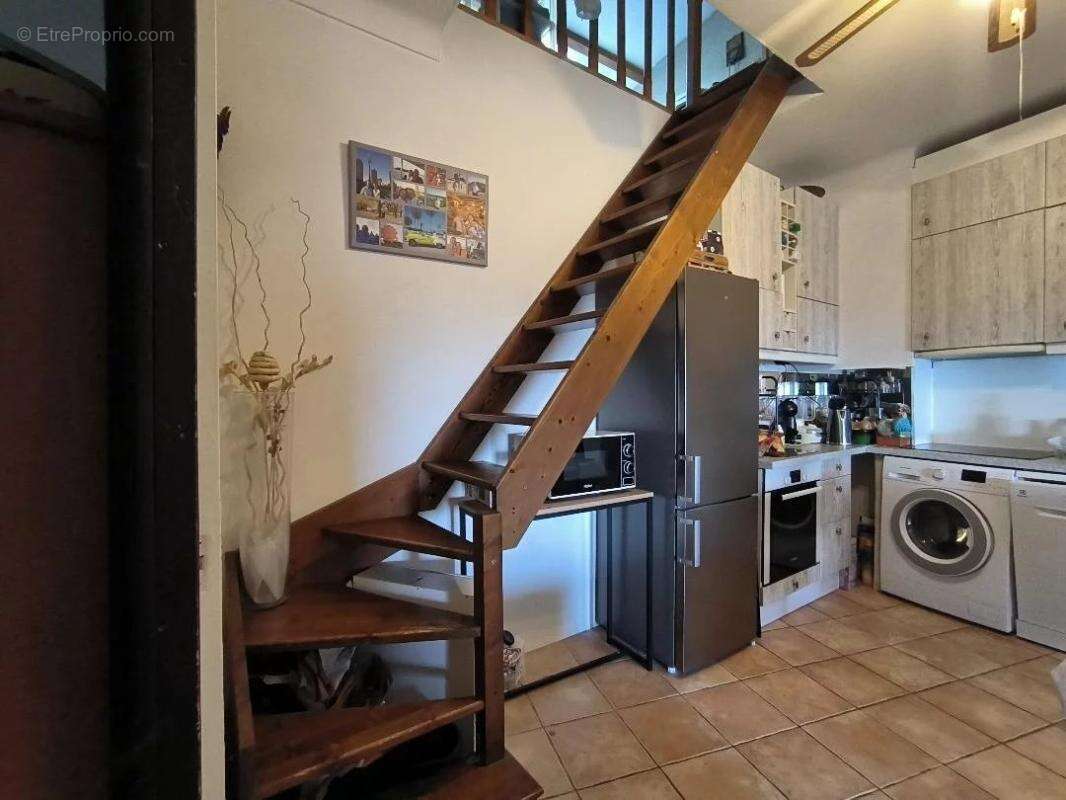Appartement à CHATEAUNEUF-GRASSE