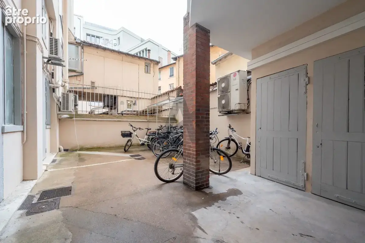 Lyon 7 - Jean-Macé: Un appartement T2 de 52m2 en étage élevé avec vue dégagée. - photo 10