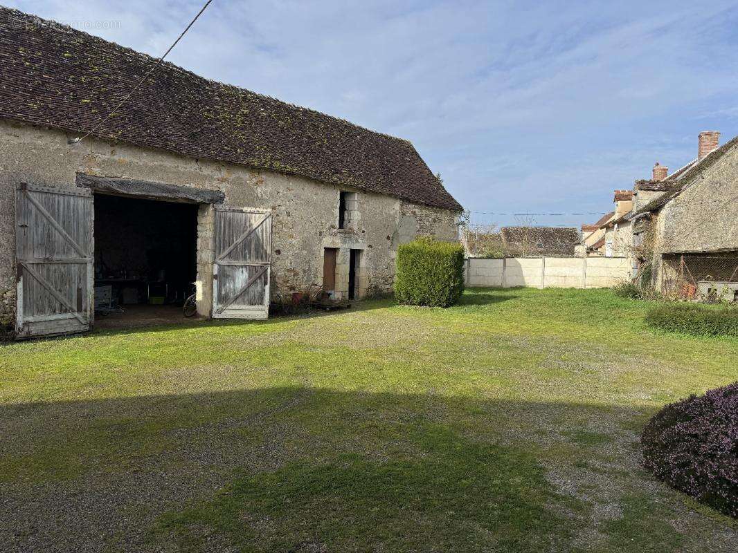 Maison à POULIGNY-SAINT-PIERRE
