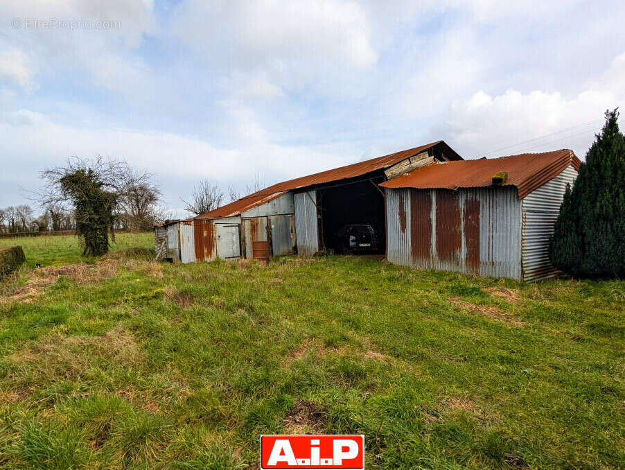 Maison à MONCOUTANT
