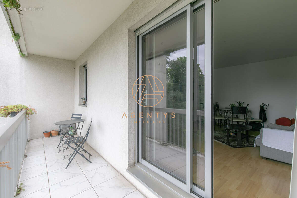 Appartement à SAINT-MAUR-DES-FOSSES