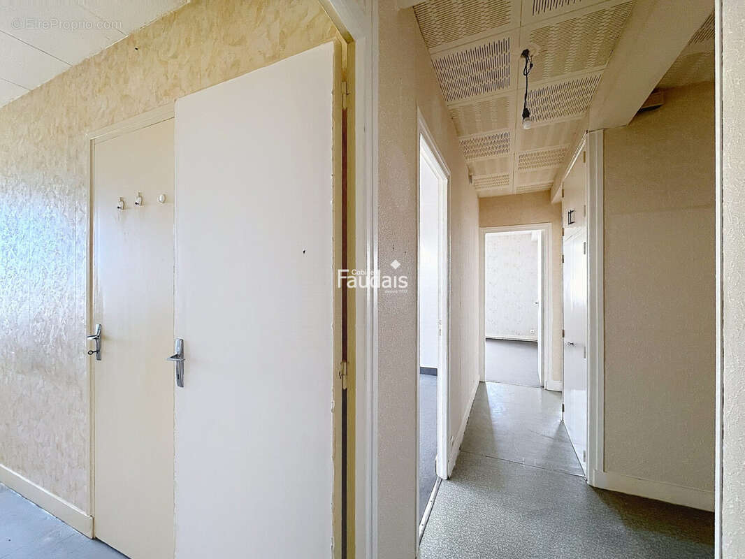 Appartement 72 m² à Coutances  - photo 9