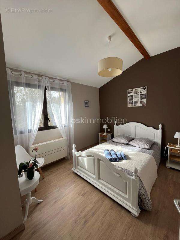 Maison à SAINT-JULIEN-EN-BORN