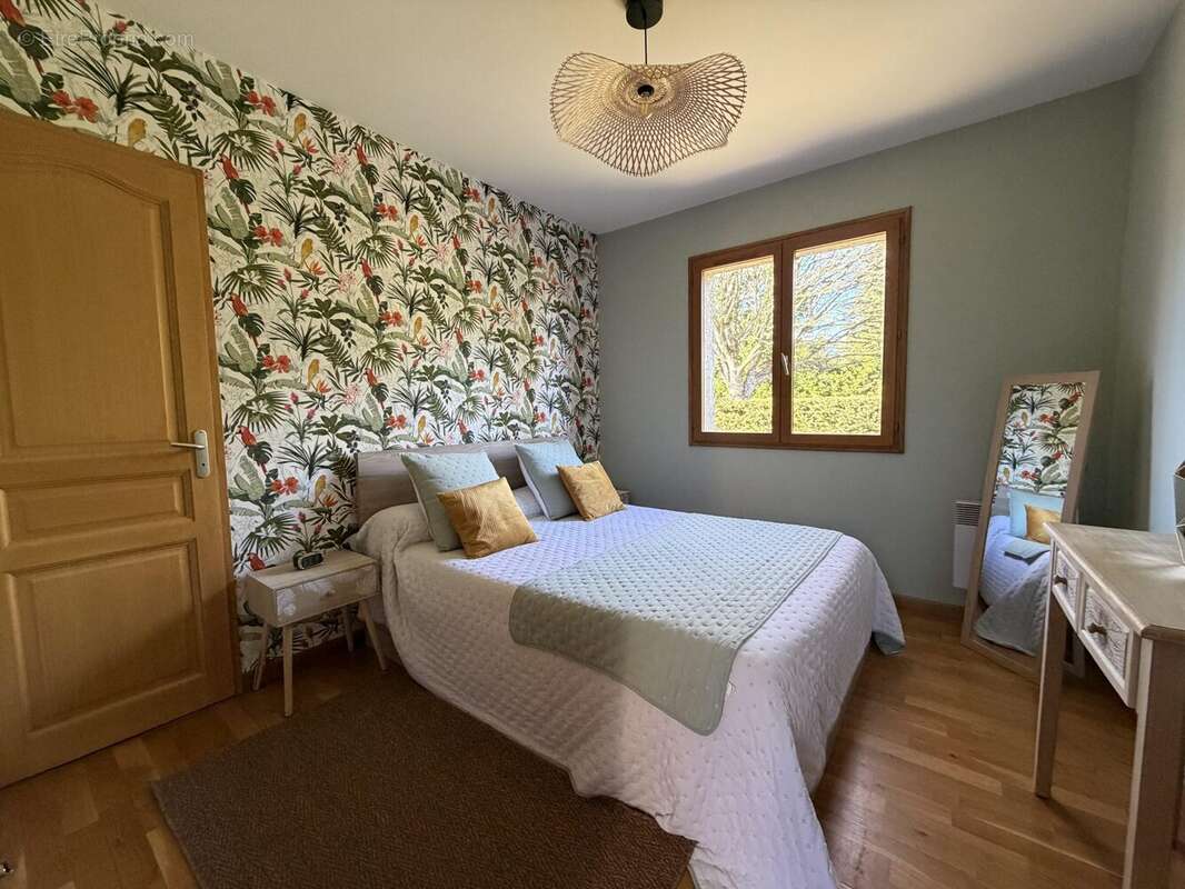 Maison à SAINT-CYR-SUR-LE-RHONE