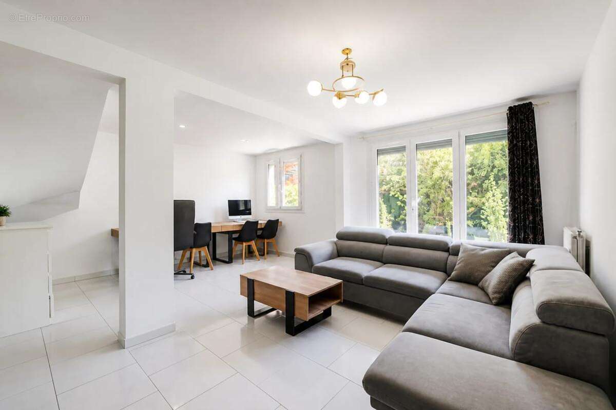 Appartement duplex de 4 pièces de 86 m² à Aulnay-sous-Bois - photo 3