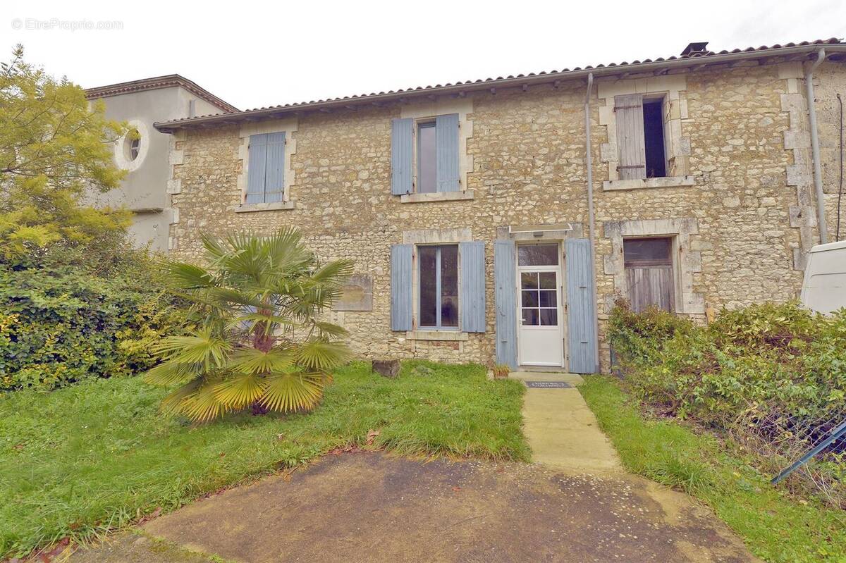 Maison à SEMUSSAC