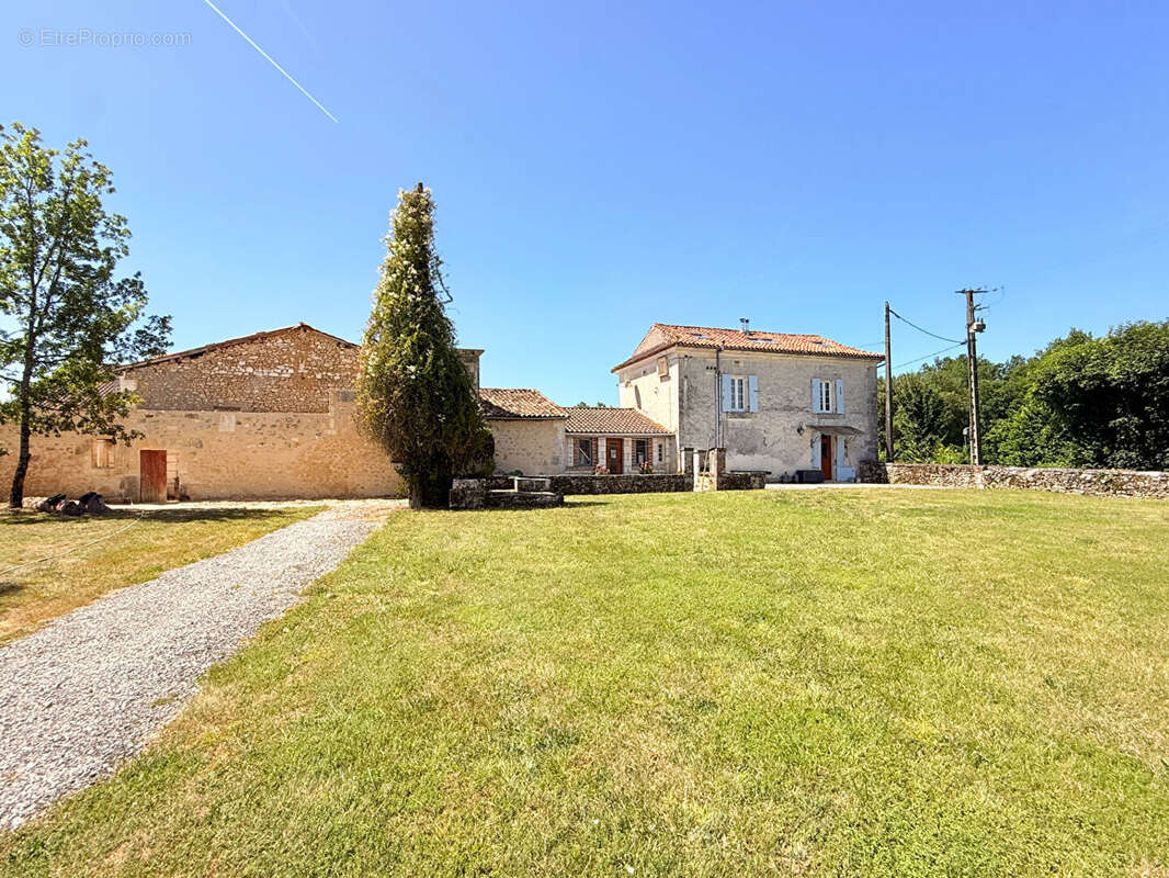 Maison à VERTEILLAC