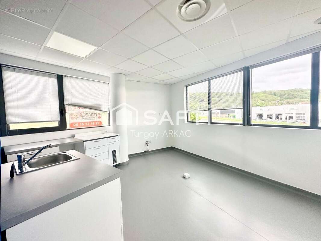 Photo 7 - Commerce à BOURGOIN-JALLIEU