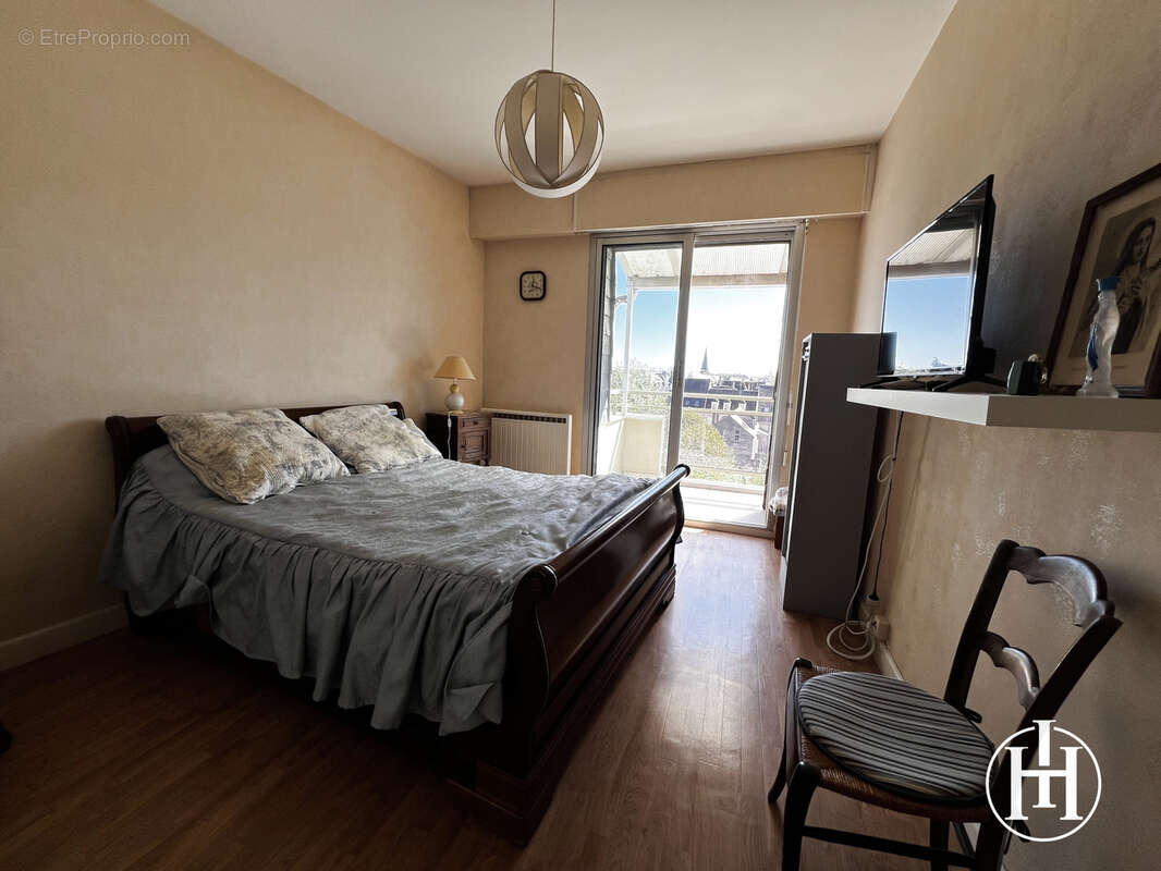 Appartement à SAINT-AMAND-MONTROND