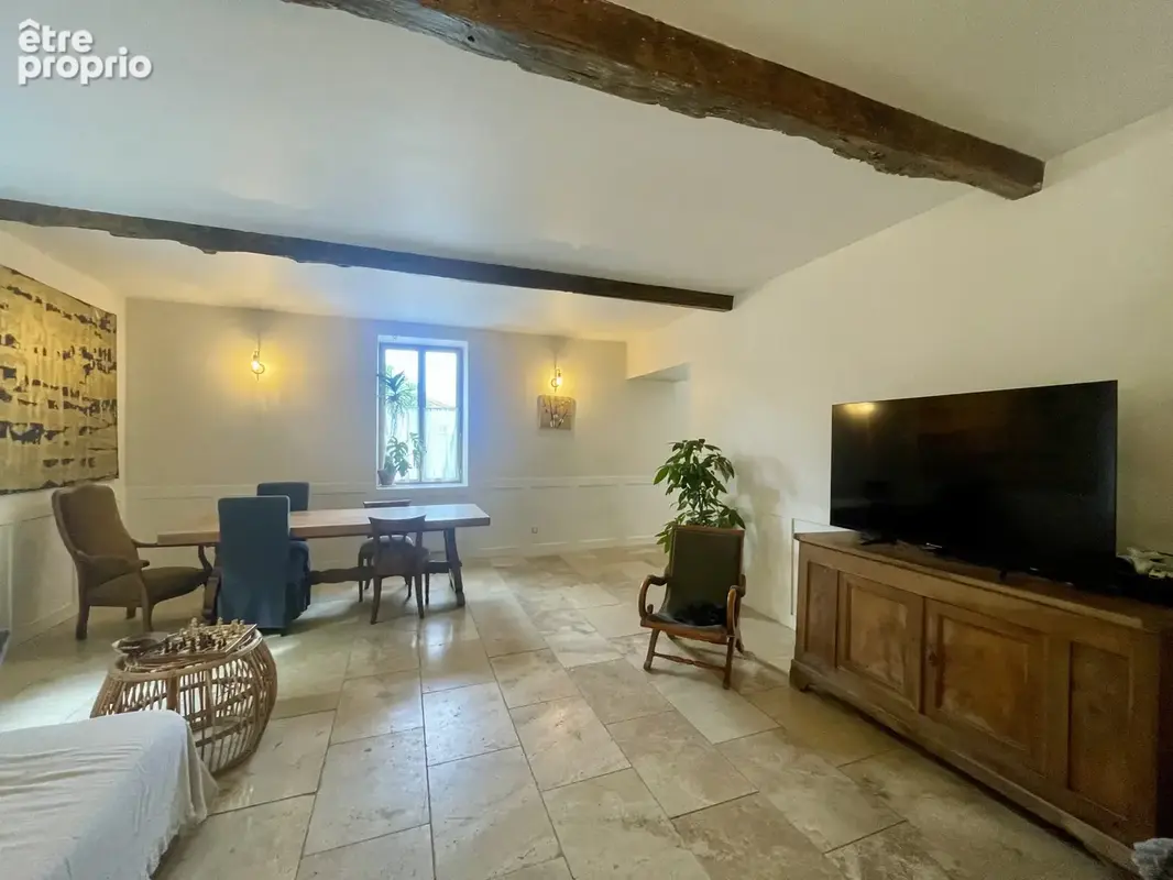 Maison ancienne rénovée avec 4 chambres, dépendances et terrain - photo 12