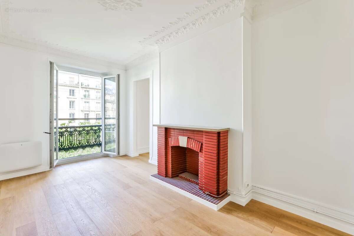 Appartement à PARIS-17E