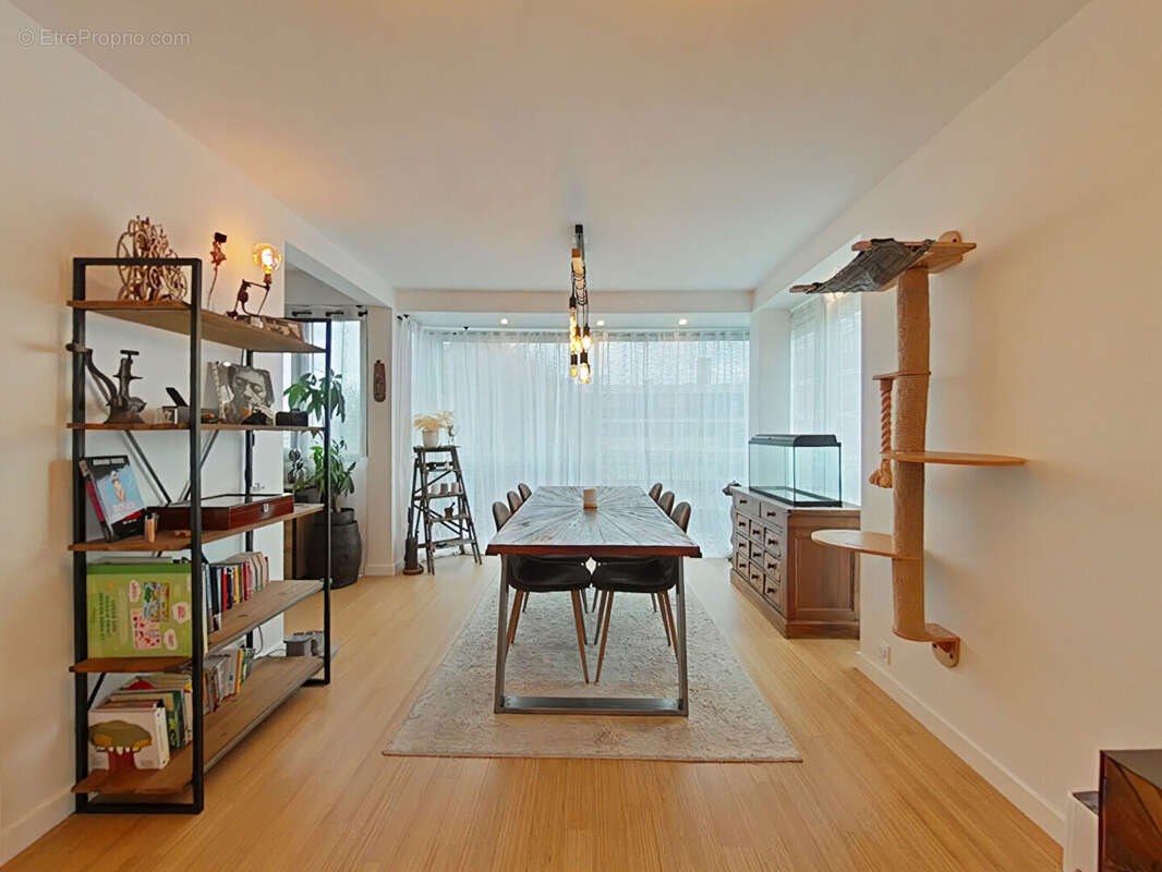 Appartement à FONTENAY-LE-FLEURY