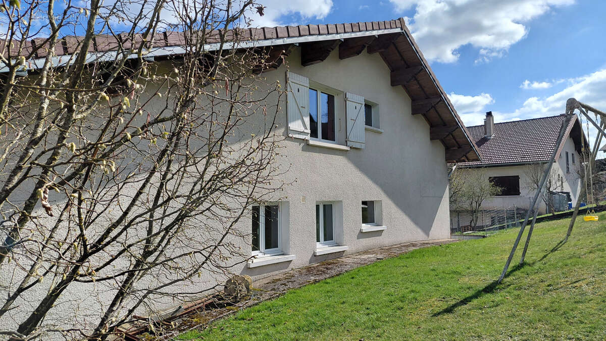Maison à ORCHAMPS-VENNES