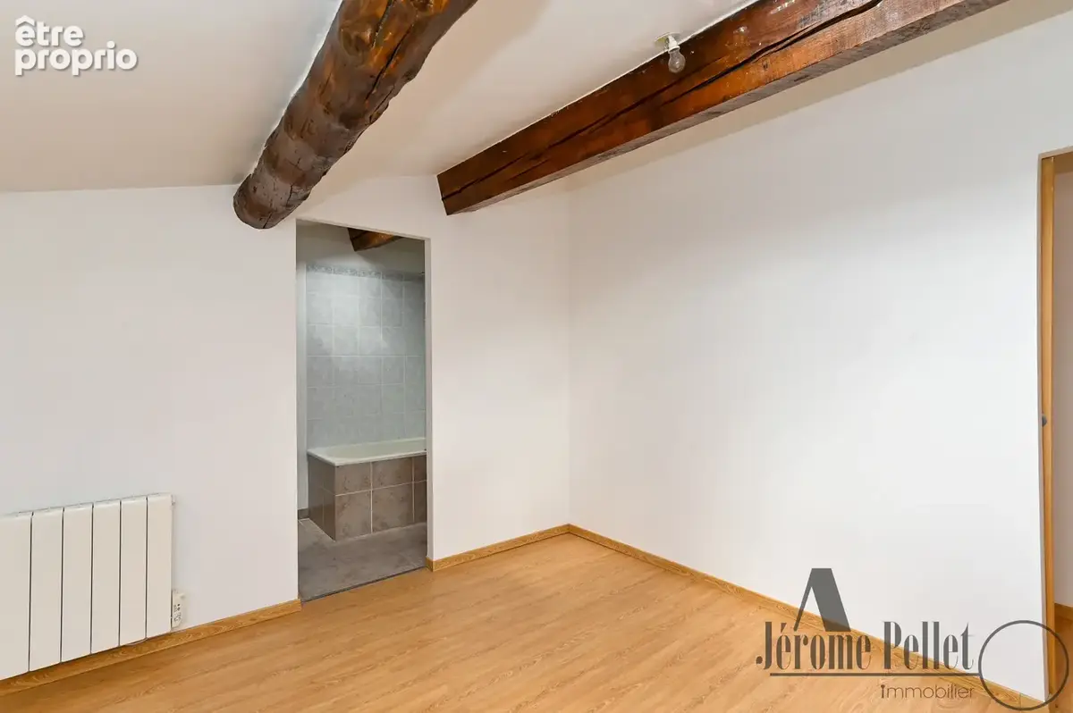 COMMUNAY - CENTRE-VILLE - Triplex 79,73 m2 (Loi Carrez) - photo 6