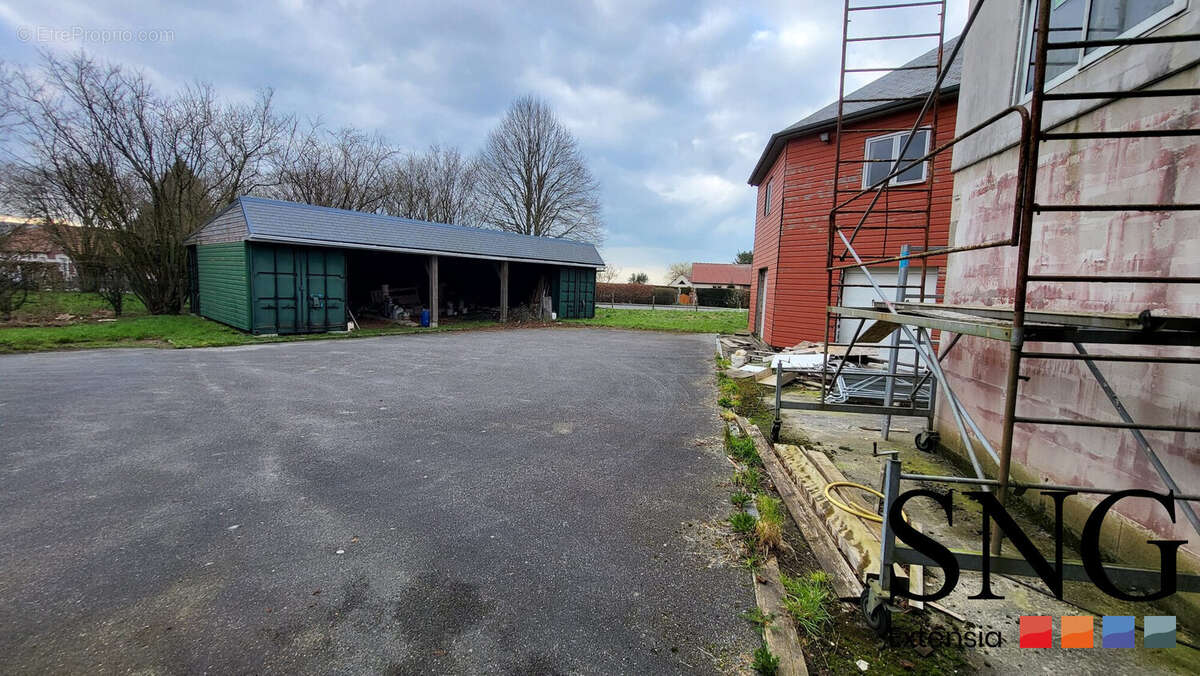 Commerce à TOURVILLE-SUR-ARQUES