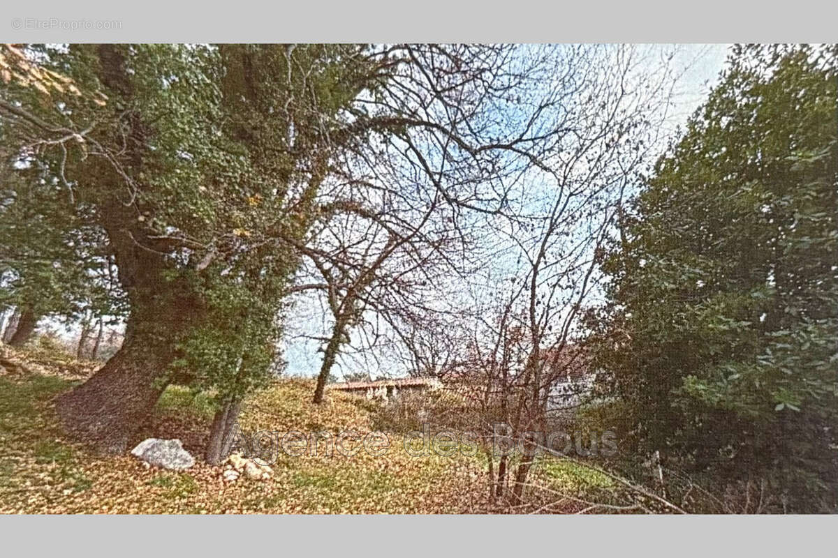 Terrain à SAINT-JEANNET