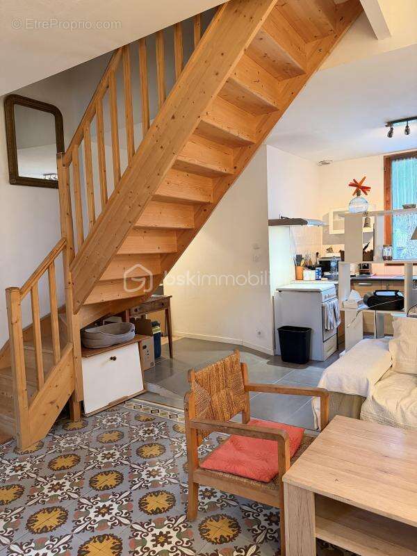 Appartement à SAINT-LAURENT-D'AIGOUZE