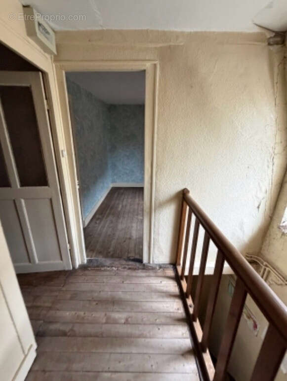 Maison de ville à rénover - photo 7
