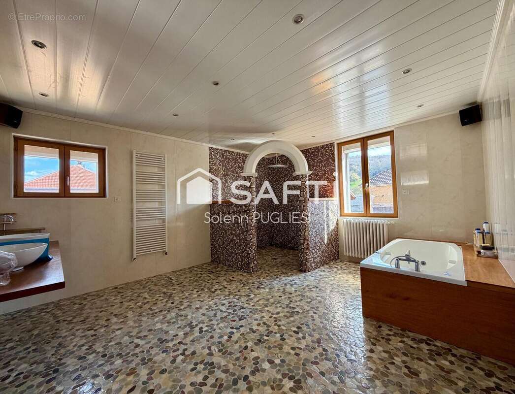 Maison 218 m² à Longechenal  - photo 7