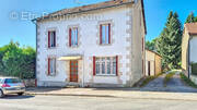 Maison à LA JONCHERE-SAINT-MAURICE