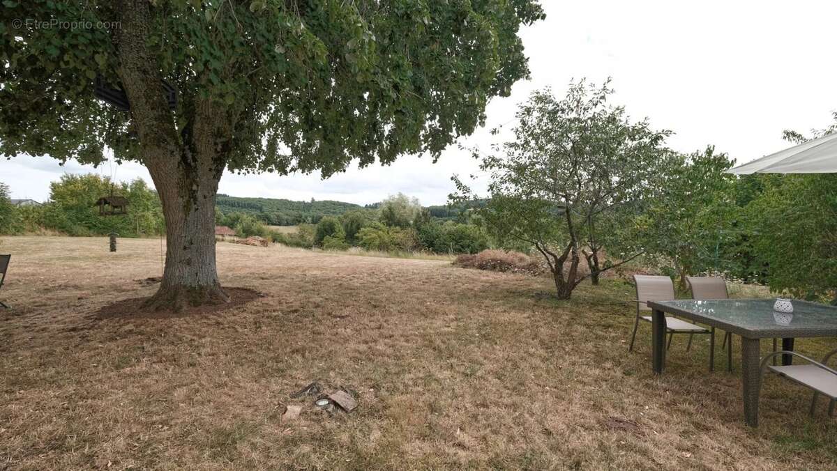 Maison à CHISSEY-EN-MORVAN