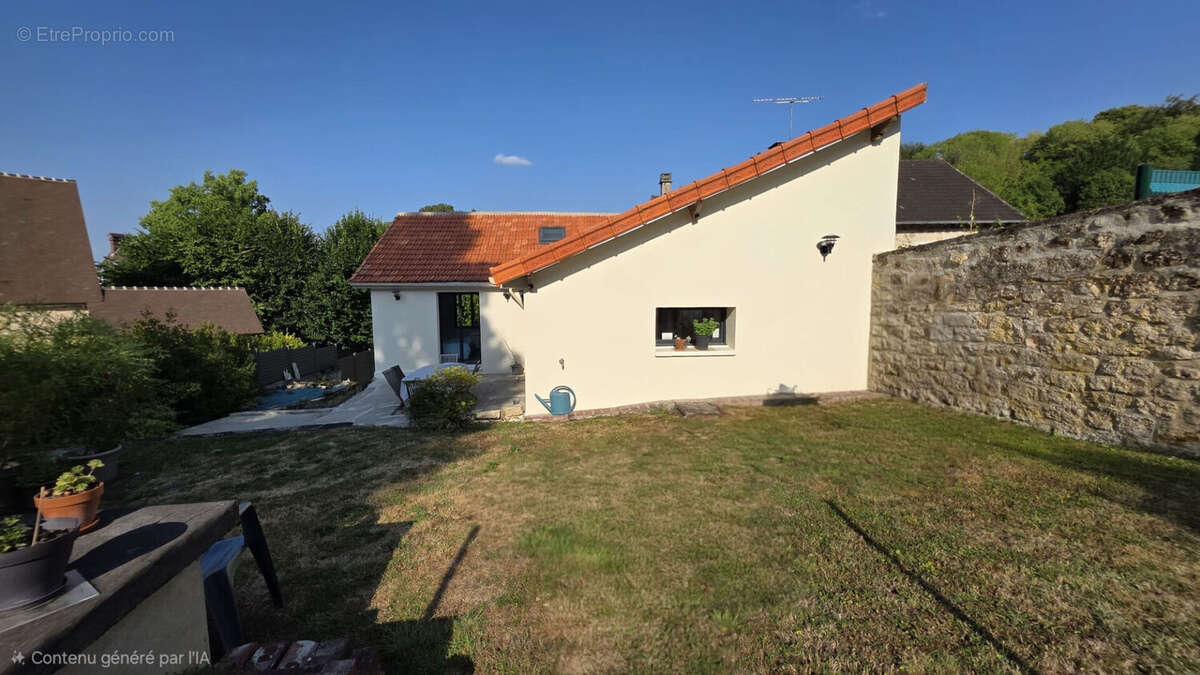 Maison entièrement rénovée avec 495 m² de terrain - photo 2