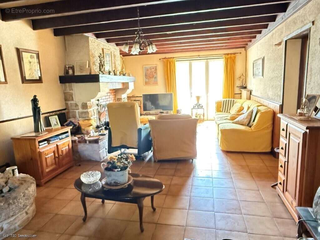 Maison à RUFFEC