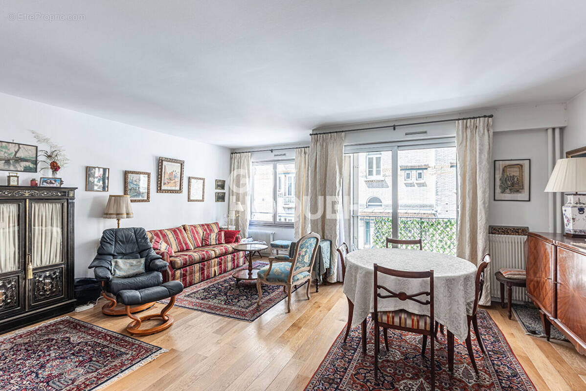 Appartement à PARIS-12E