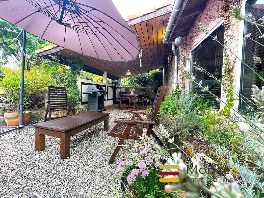 Ensemble de 2 Maisons, jardin et piscine intérieure - photo 2