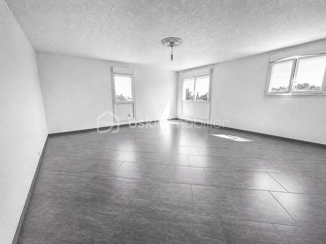 Appartement à PORT-DE-BOUC