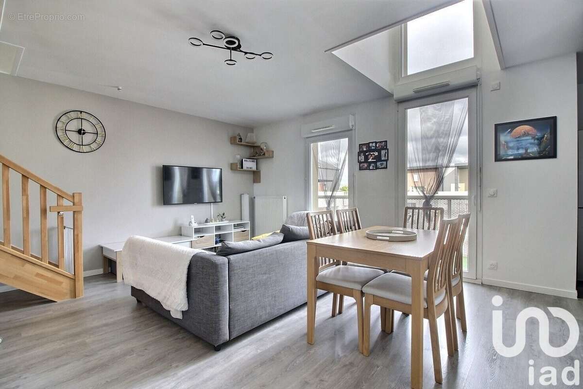 Photo 2 - Appartement à VILLENEUVE-LE-ROI