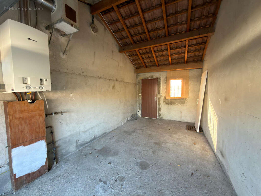 Maison à SAINT-QUENTIN-LA-POTERIE