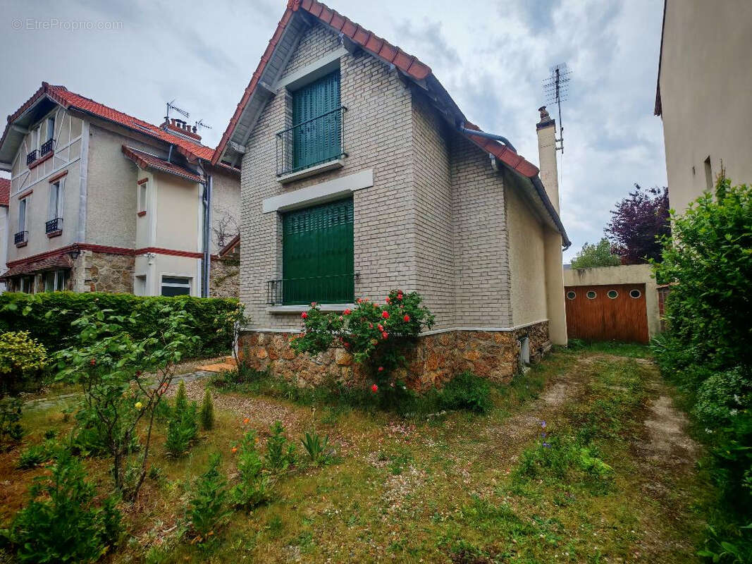 Maison à SARTROUVILLE