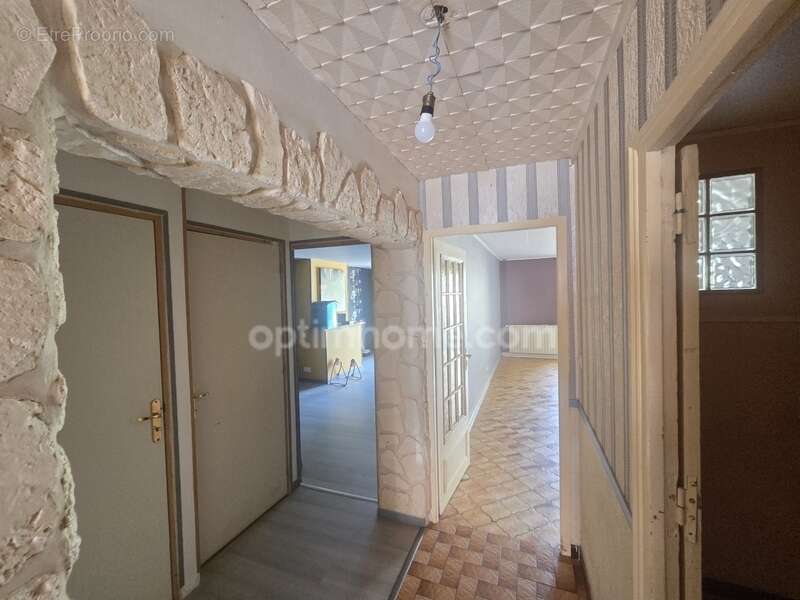 Maison à vendre 3 chambres et jardin à ROMAGNE SOUS MONTFAUCON (55) - photo 6
