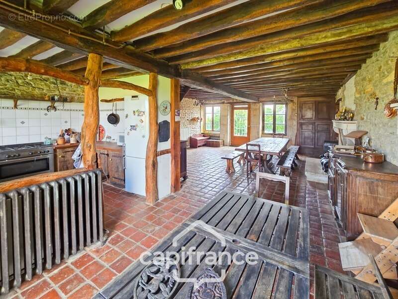 Maison à CHEVANNES-CHANGY