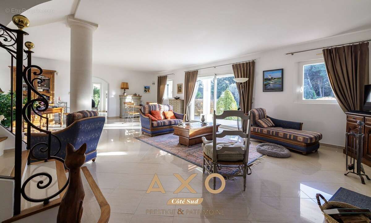 Maison à SAINT-CANNAT