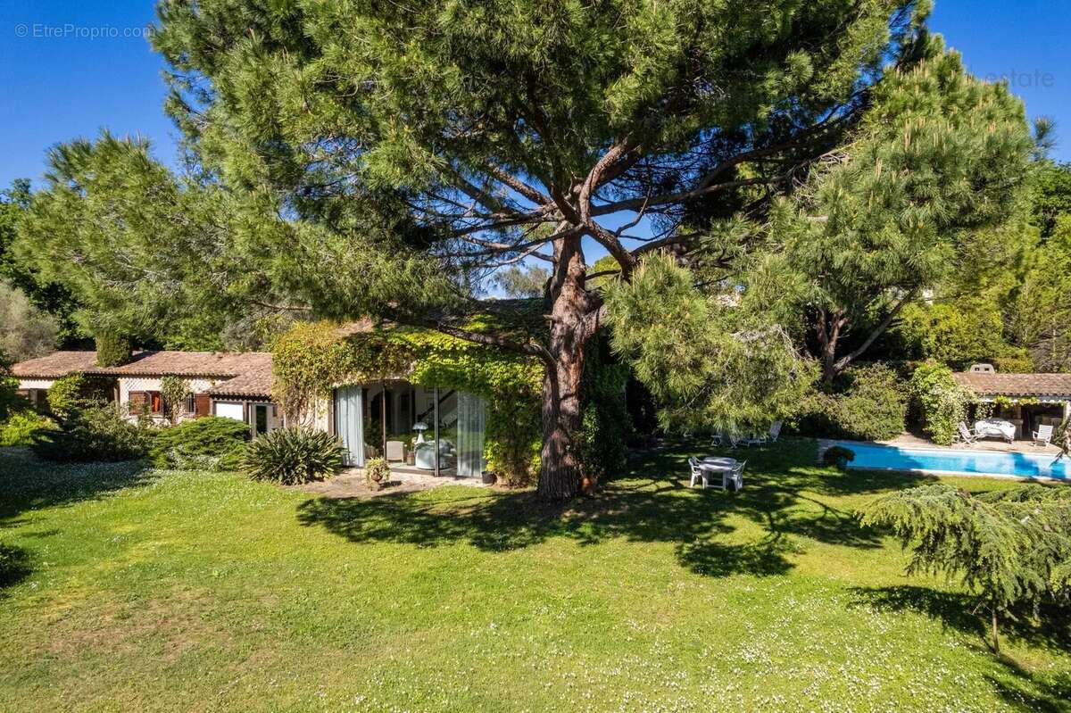 Maison à MOUGINS